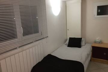 Location de vacances pour 3 personnes, avec jardin à Bry-sur-Marne