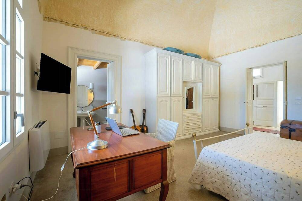 Une ferme rénovée, alliant histoire et design in Monteroni di Lecce, Province de Lecce