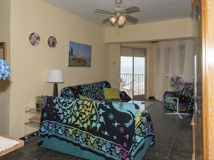 Ganze Wohnung, Familienapartment mit 3 Schlafzimmern, Terrasse und Parkplatz in Cullera in Platja de Sant Antoni (Cullera), Cullera