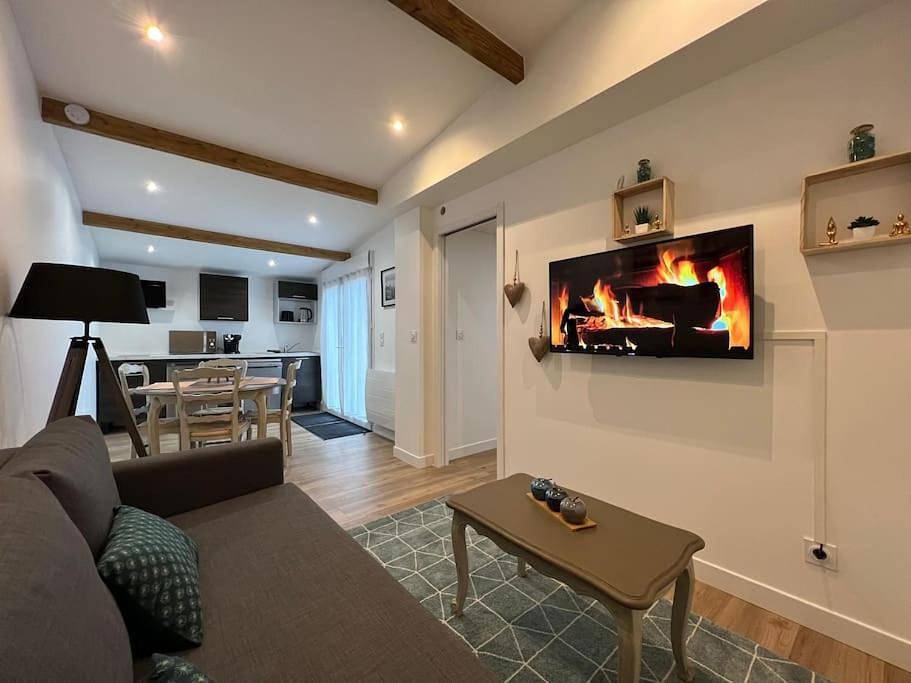 Appartement entier, One-Bedroom Apartment in Veneux-les-Sablons, Seine-et-Marne