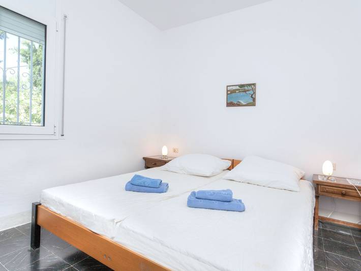Ferienwohnung für 5 Personen, mit Terrasse und Garten in Llanca - 4