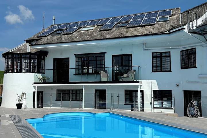 Holiday home for 13 people, with balcony and garden - 1