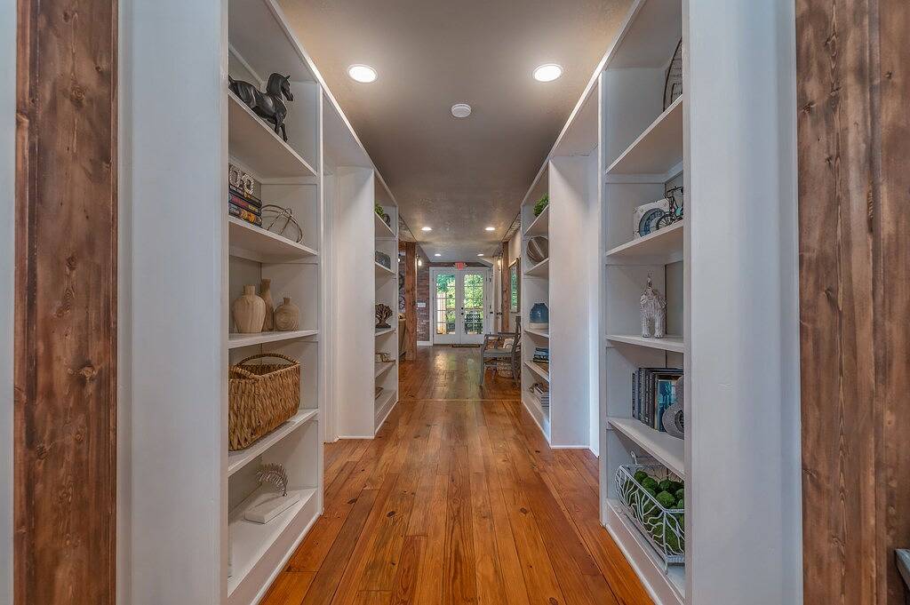 Ganze Wohnung, Das Loft in der Trade Street; Downtown Tryon. Luxuriös renoviert! Begehbare Restaurants, Bars und mehr! in Tryon, Polk County NC