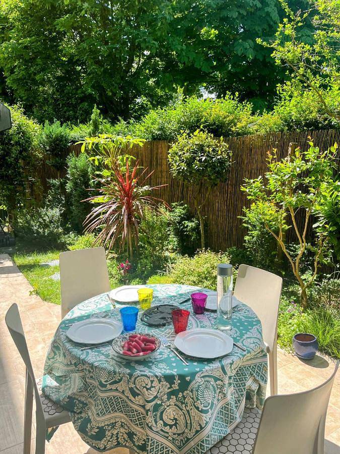 Appartement de vacances pour 2 personnes, avec Terrasse ainsi que Jardin et Vue