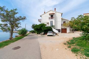 Ferienwohnung für 2 Personen, mit Balkon/Terrasse auf Pag