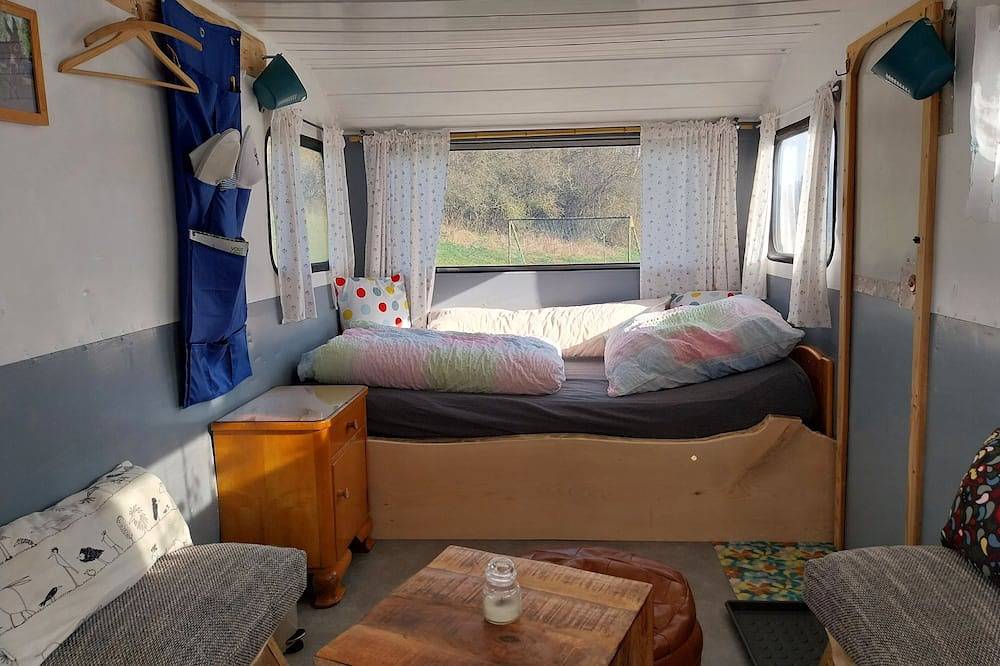 Wohnwagen für 2 Gäste mit 9m² in Löhma in Löhma, Saaleland