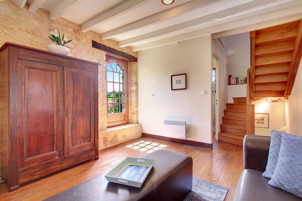 Luxury Cottage Next to Medieval Castle with Stunning Valley Views! in Beynac-et-Cazenac, Périgord Noir