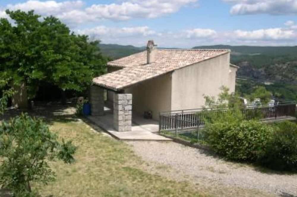Maison avec jardin clos proche de Vallon Pont d'Arc et de la grotte Chauvet in Sampzon, Ardèche