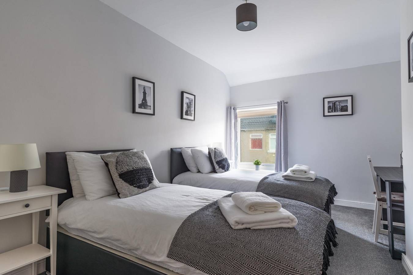Chestnut House - Sleeps 4 - Pet friendly - Parking in Northumberland