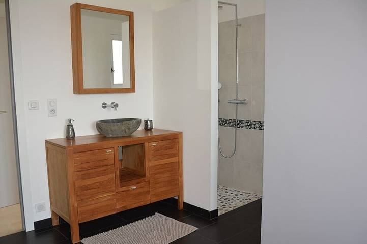 Apartamento entero, 3P en villa con piscina y todas las comodidades - WIFI - Clim - Piscina - Jardin in Saint-Laurent-du-Var, Costa mediterránea (Francia)