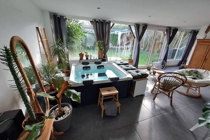 Gîte pour 6 personnes, avec jacuzzi à Bourgtheroulde-Infreville