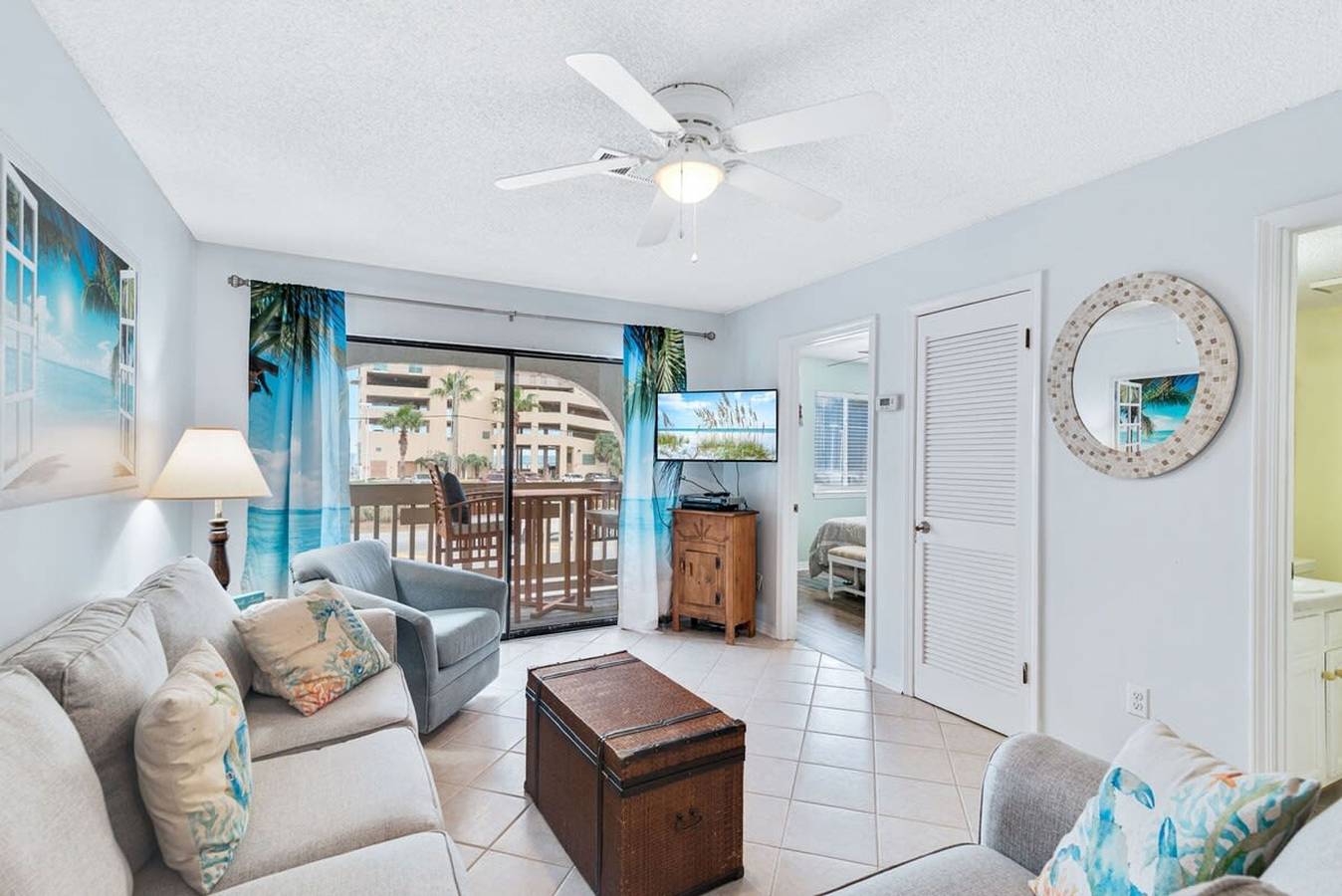 Entire apartment, Las Palmas 114- Pool Bbq short walk to beach in Gulf Shores, Mobile Bay