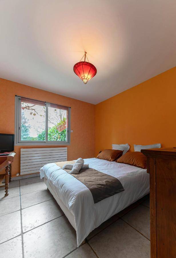 Location de vacances pour 2 personnes, avec vue et jardin à Gannat - 4