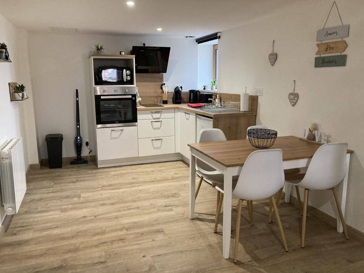 Appartement entier, One-Bedroom Apartment in Espalion, Aveyron