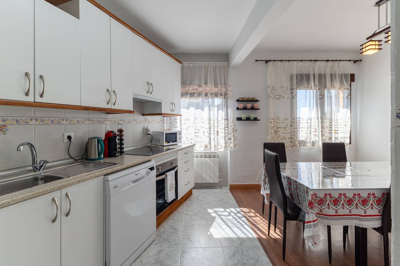 Casa vacacional 'Vivienda Turística El Laurel' con vistas a la montaña, terraza privada y Wi-Fi in Valdemanco, Provincia de Madrid