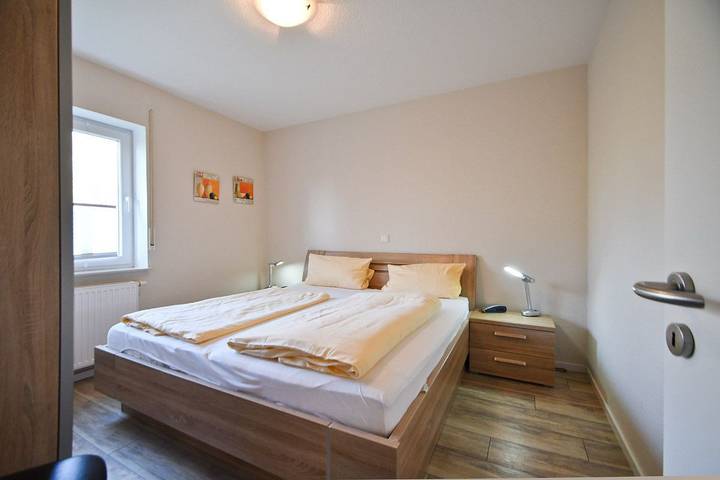 Ferienwohnung für 2 Personen, mit Terrasse und Garten in Norden-Norddeich - 3