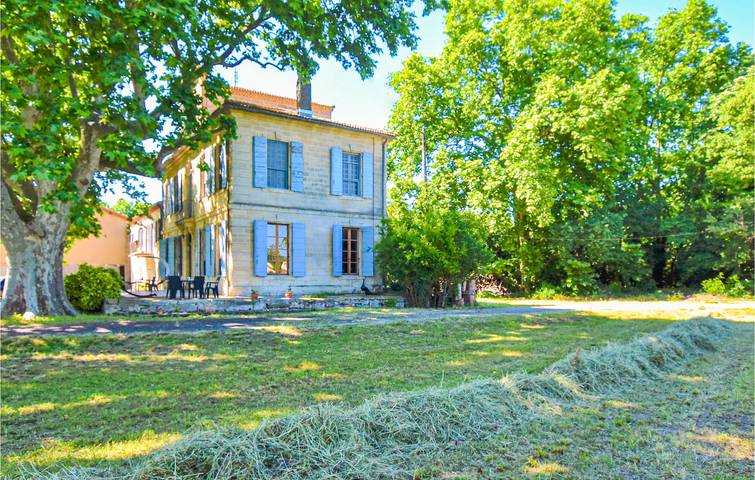Location de vacances pour 5 personnes, avec terrasse et jardin à Avignon - 2