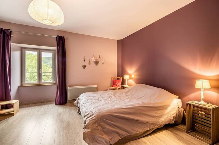 Old renovated farmhouse, charm, relaxation in the heart of nature on the Jura plateau in Lizine, Französischer Jura