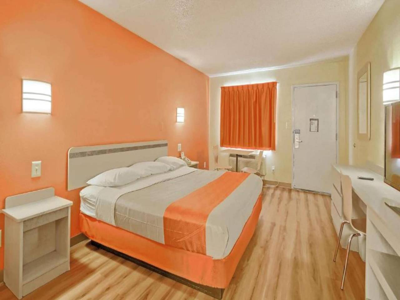 Apartamento entero, 1 cama king size | Bañera accesible para personas con movilidad reducida, Nsmk in Municipio de Maple Shade, Condado de Burlington