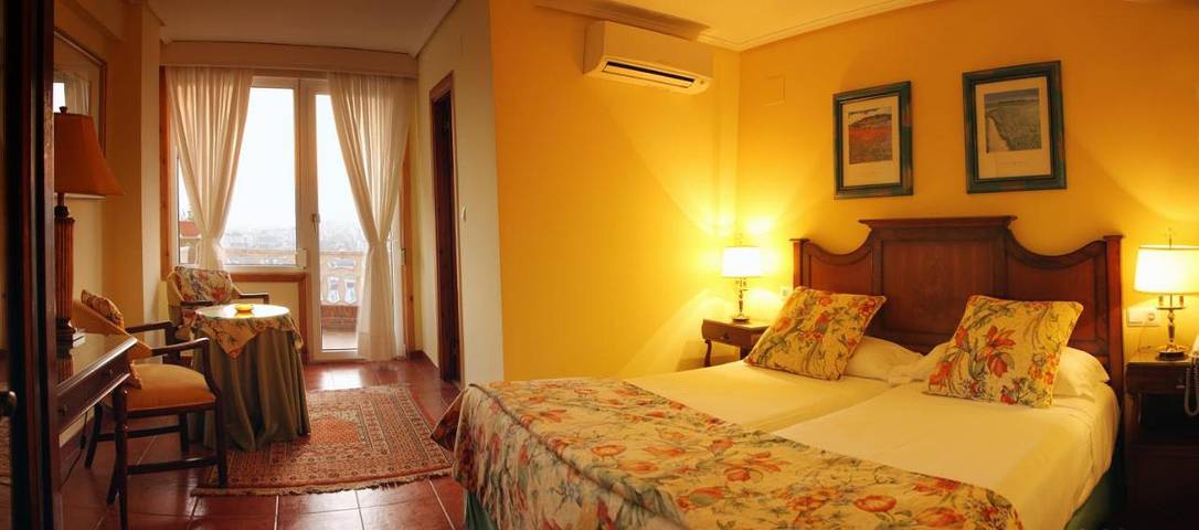 Hôtel pour 2 personnes, avec vue et jardin à Laredo - 4