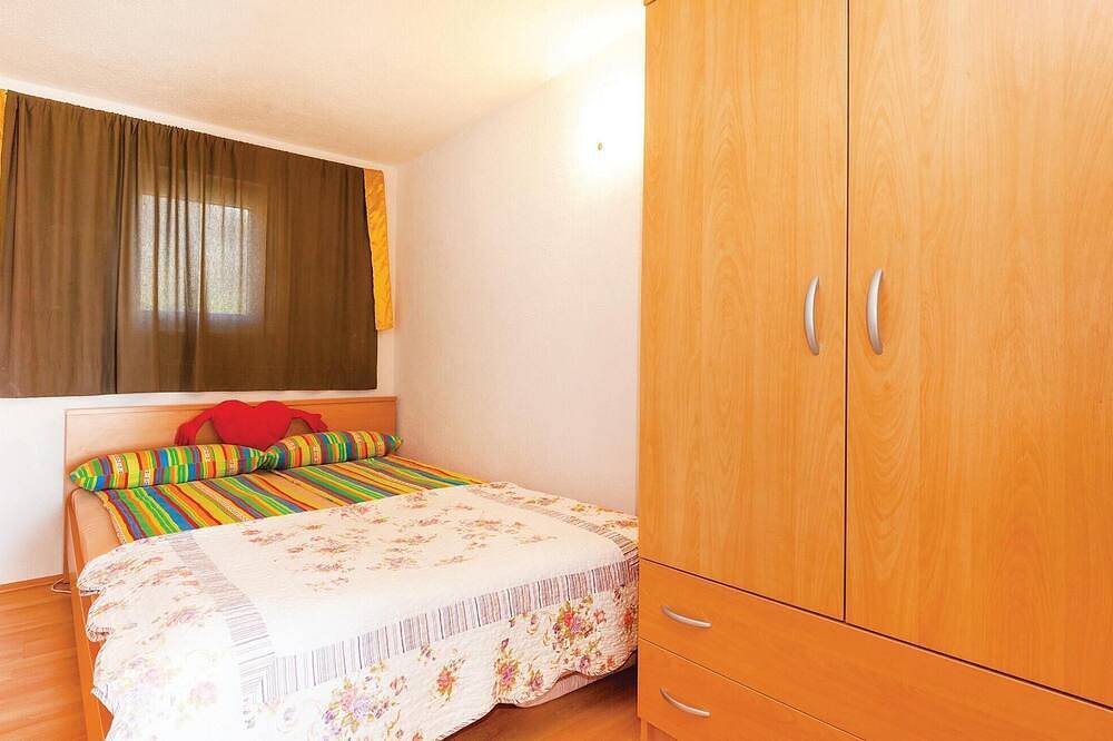 Ganze Wohnung, Schöne 2-Zimmer-Wohnung in Klenovica in Klenovica, Primorje-Gorski Kotar