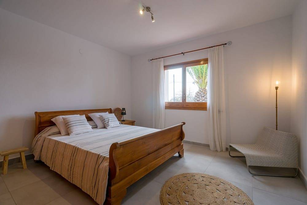 Ibizan style villa, private pool, close to the best beaches! in Sant Jordi de ses Salines, Sant Josep de sa Talaia