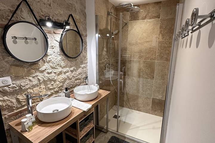 Location de vacances pour 6 personnes, avec jardin et piscine à Clermont-Dessous - 4