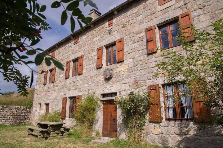 Location de vacances pour 6 personnes, avec terrasse dans Arzenc-d'Apcher