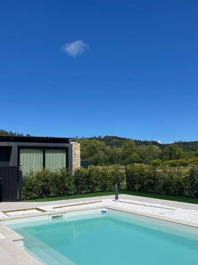 Chalet para 4 personas, con jacuzzi y jardín además de piscina y terraza, Se admiten mascotas en Cantabria - 3