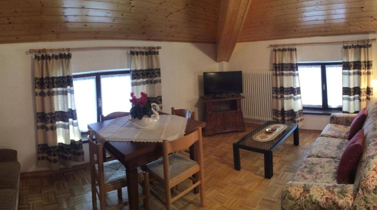 Ganze Wohnung, Three-Bedroom Apartment in Gionghi-Cappella, Lavarone