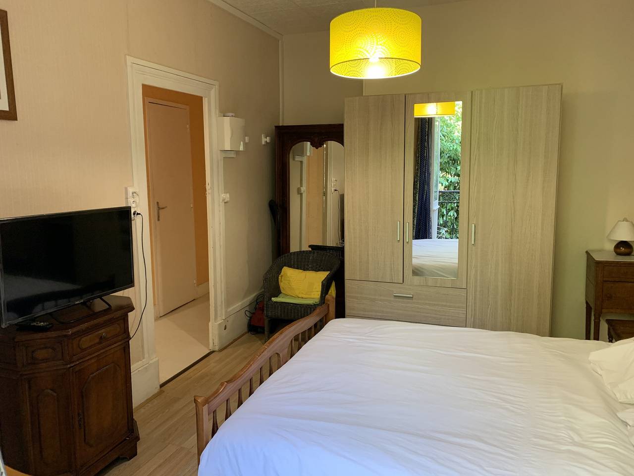 Apartamento entero, Apartamento acogedor en Néris-les-Bains, 20 m², balcón con vista in Néris-les-Bains, Región de Montluçon