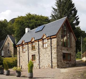 Cottage pour 6 personnes, avec vue sur le lac ainsi que jardin et vue, animaux acceptés dans Glenfinnan
