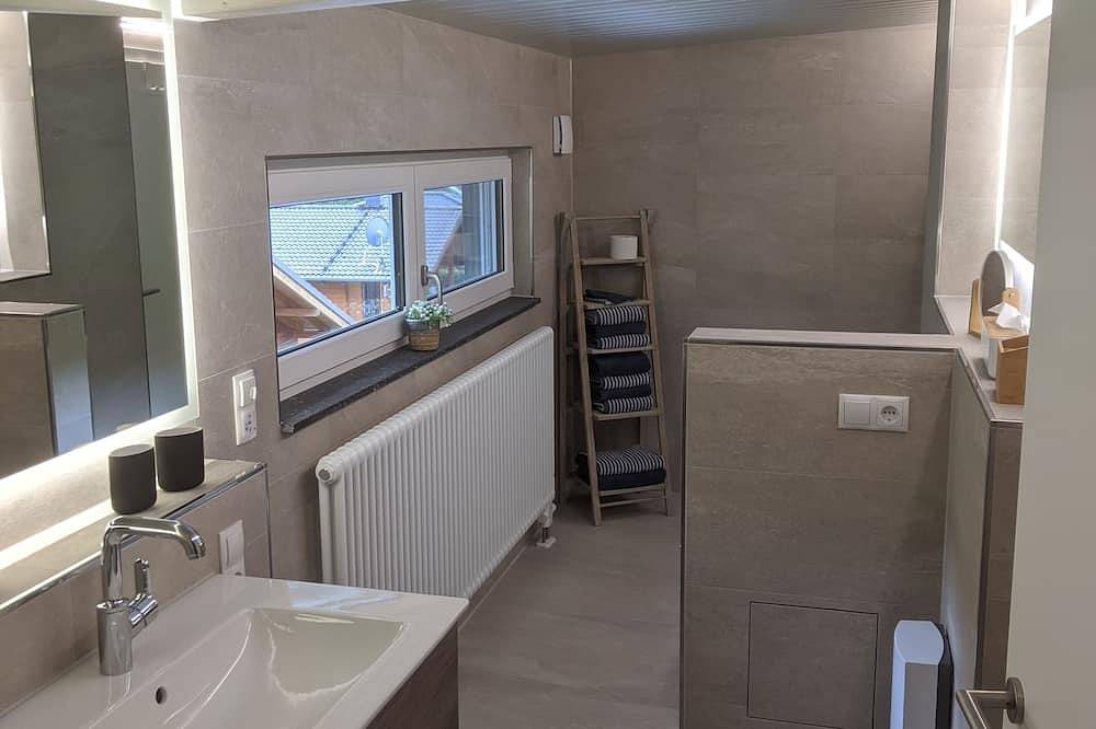 Vakantiehuis leisteen terras - eerste bewoning vanaf maart 2020 - in Rieden (Eifel), Osteifel