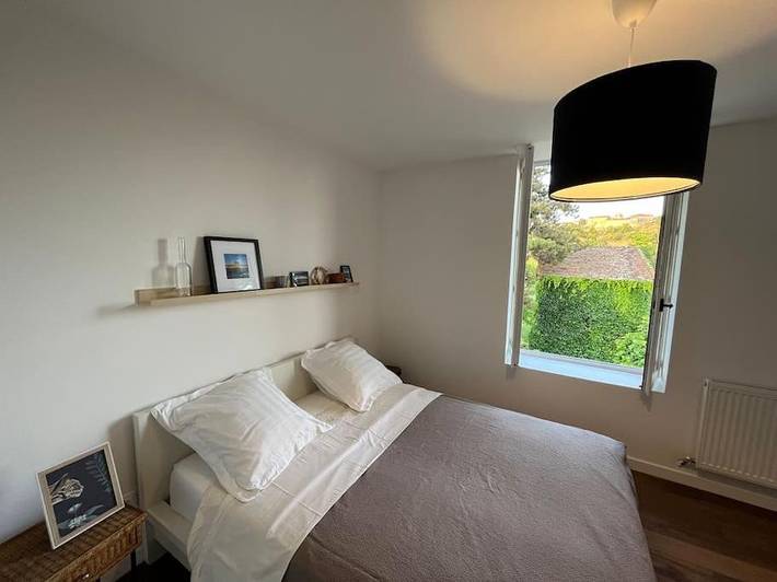 Location de vacances pour 8 personnes, avec terrasse et piscine à Saint-Étienne-la-Varenne - 2