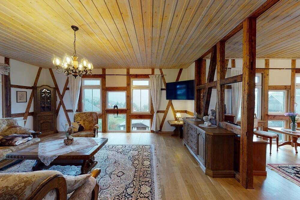 Ganze Wohnung, Ferienwohnung mit 115 qm Wohnfläche im 1. Obergeschoss in Sonneberg, Frankenwald