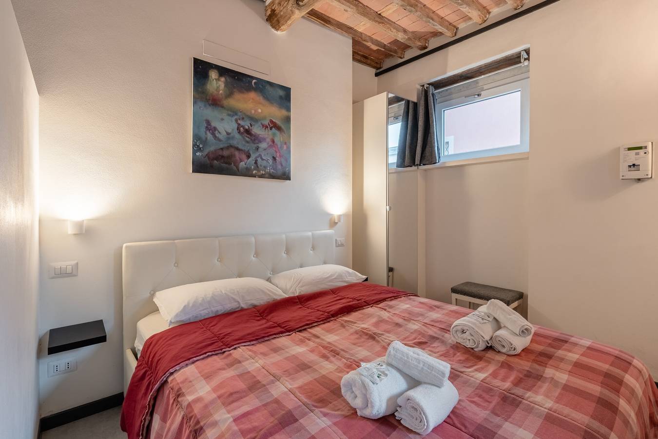 Holiday Home "La Casina di Lucia a Lucca" with Air Conditioning and Free Parking in Lucca, Lucca Province