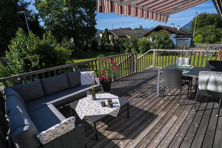Ferienhaus für 4 Personen, mit Balkon und Terrasse sowie Garten und Ausblick in Reutte