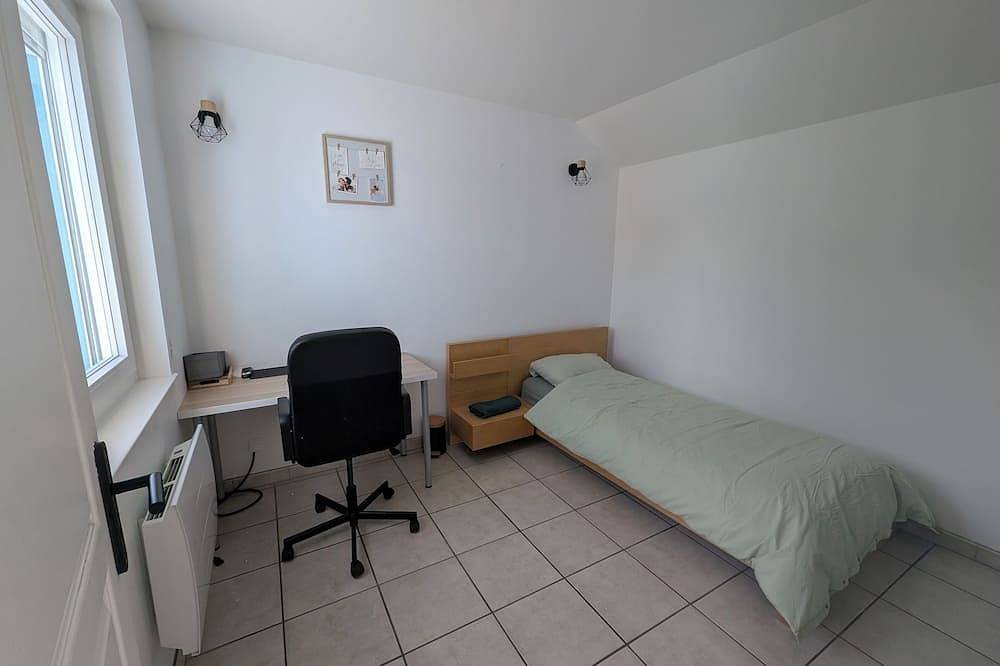 Appartamento intero, Swimming pool, jacuzzi, terrace and games for young and old, 5km from Switzerland! in Saints Pierre et Paul, Doubs