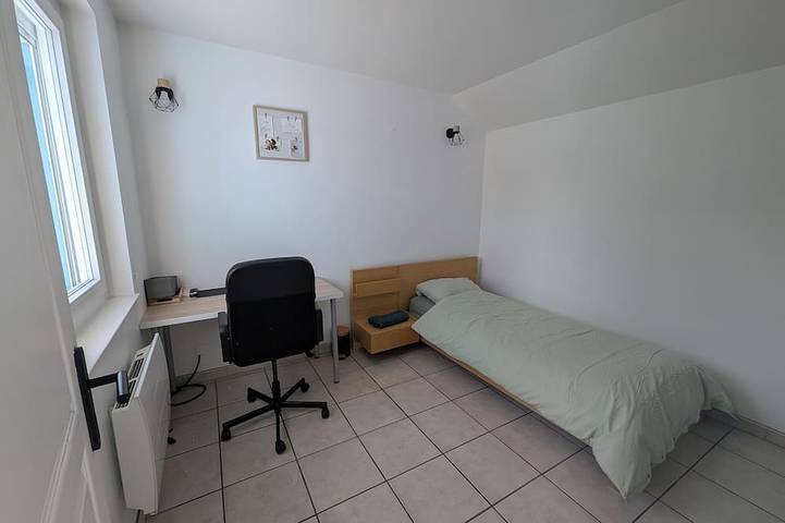 Ganze Wohnung, Swimming pool, jacuzzi, terrace and games for young and old, 5km from Switzerland! in Saints Pierre et Paul, Französischer Jura