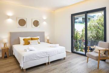 Villa for 10 People in Ferragudo, Faro District, Photo 1