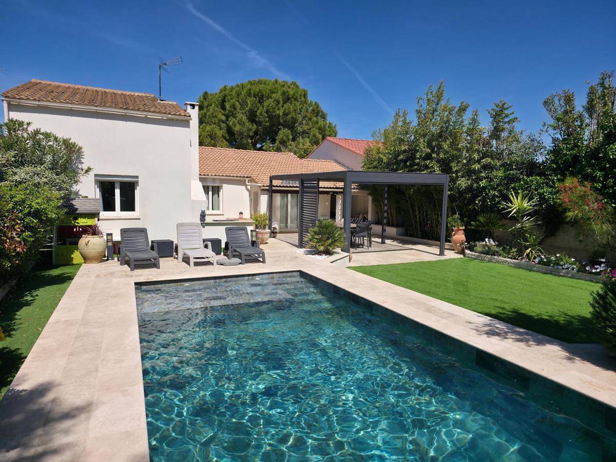 Superbe Villa "Lisena" au calme en centre-ville - plages à 15 min - cadre idéal in Marignane, Côte méditerranéenne (France)