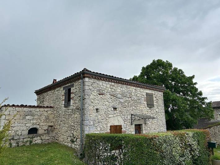 Location de vacances pour 8 personnes, avec piscine et vue ainsi que terrasse et jardin à Dolmayrac (Lot-et-Garonne) - 3