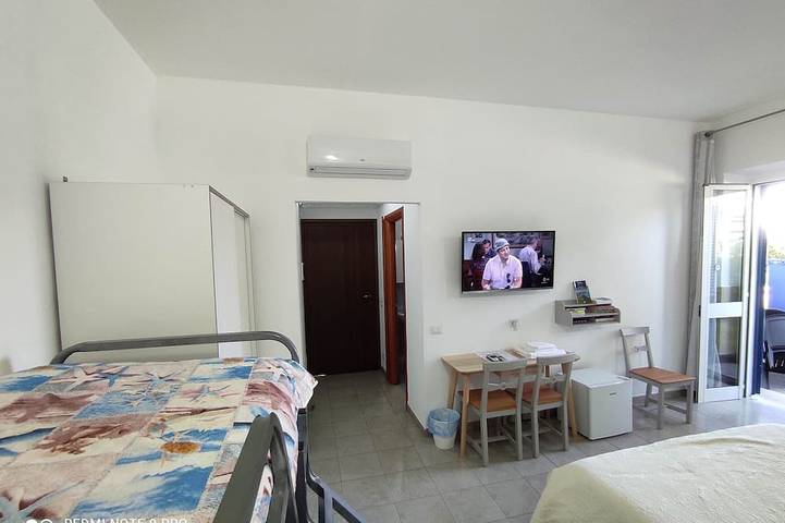 Chambre Familiale avec Jardin in Sabaudia, Agro Pontino