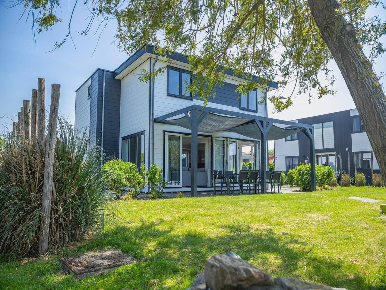 Modern vakantiehuis met sauna in Graft-De Rijp, Nederlandse kust
