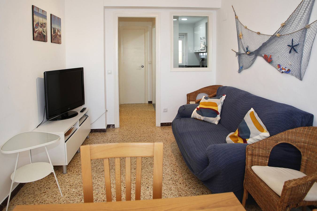 Ganze Wohnung, At076 Baix a Mar: Apartment located on the first line of the beachfront promenade in Torredembarra, Costa Dorada