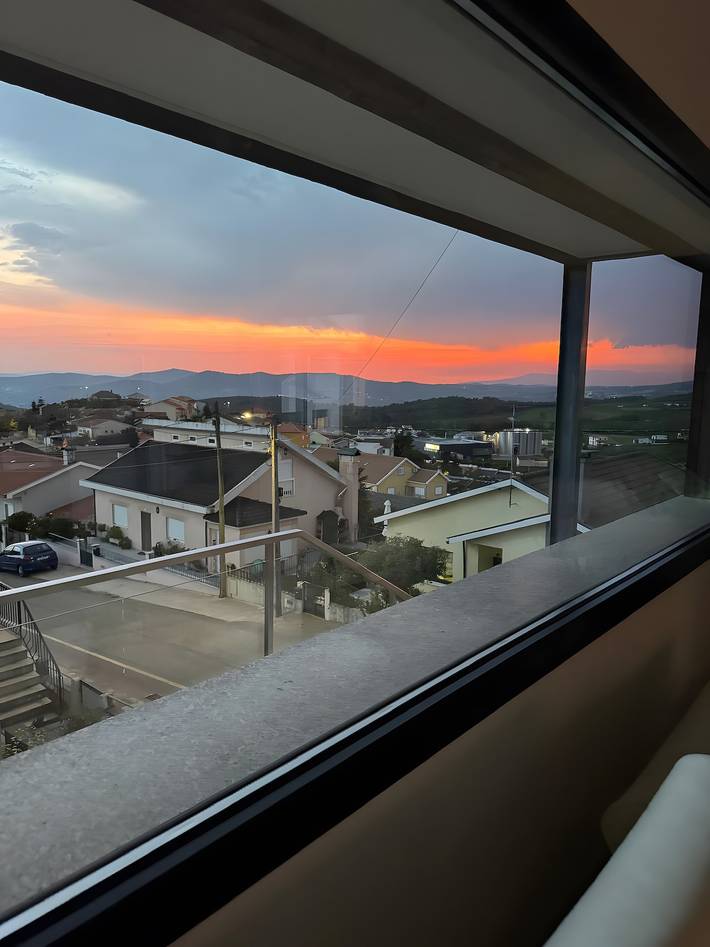 Muscat House mit beheiztem Pool, Bergblick, Wlan und Klimaanlage in Favaios, Douro-Tal