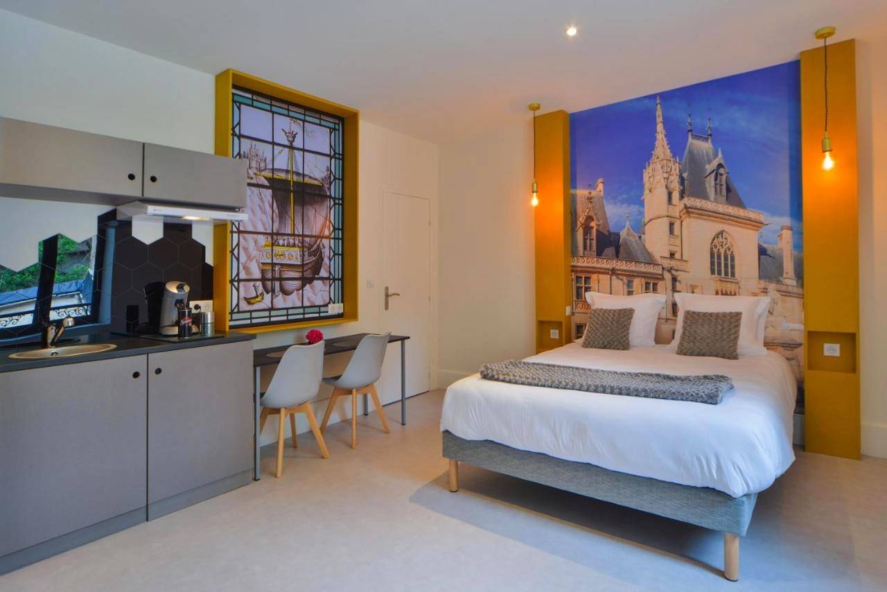 Appartement entier, Puits de Jouvence, au coeur des commerces in Bourges, Région de Bourges