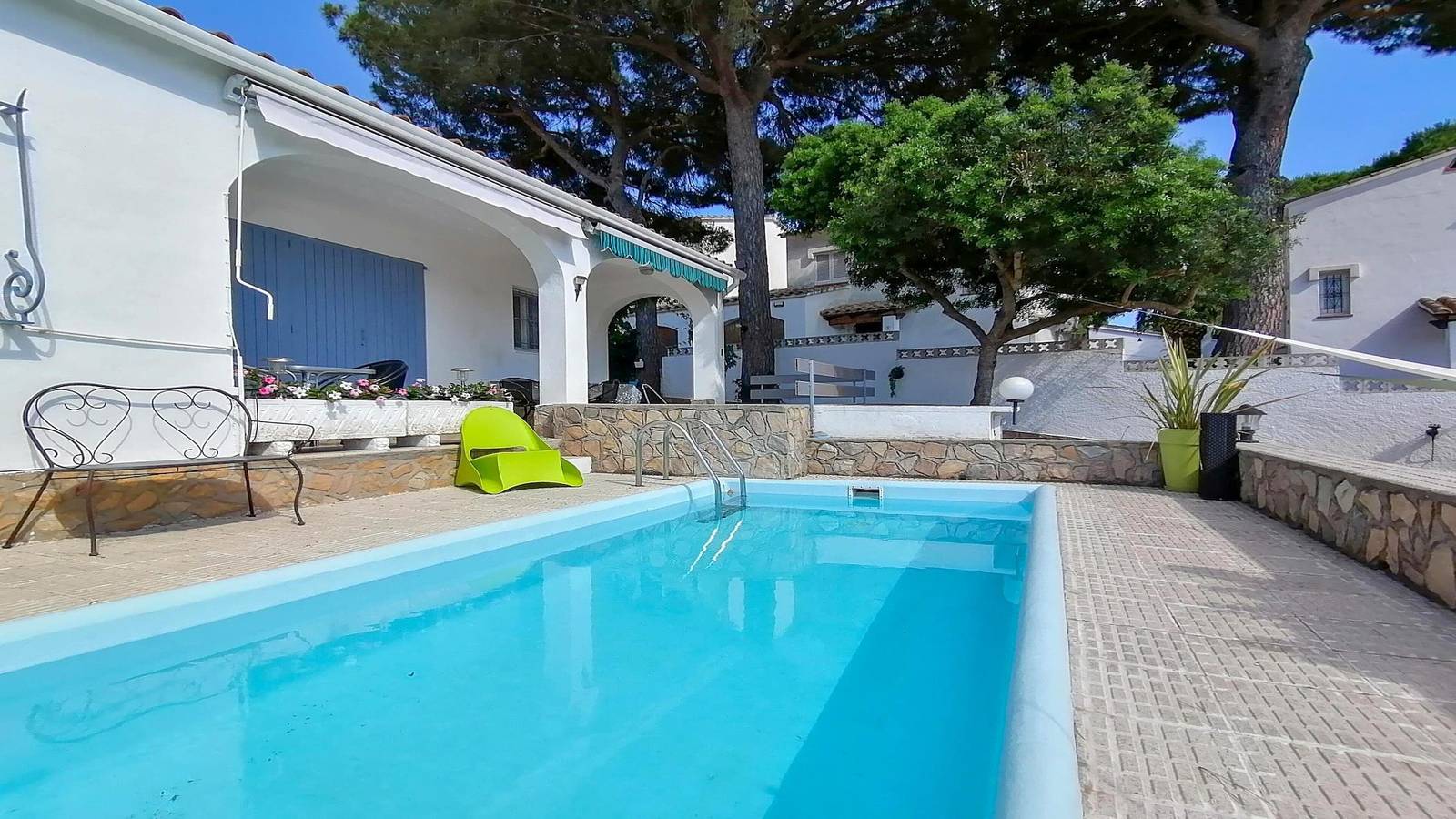 Vacay Villa Roger in l'Escala, Oberampurien