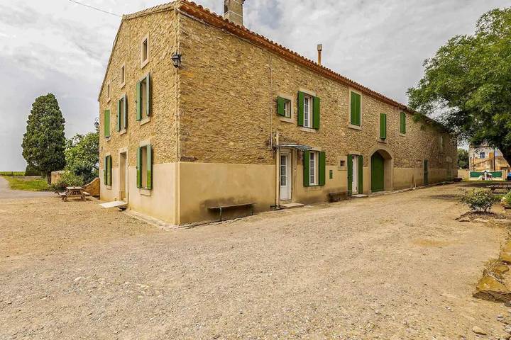 Gîte pour 6 personnes, avec jardin et piscine, animaux acceptés
