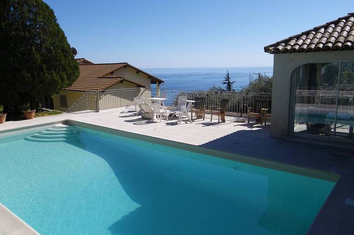 Villa pour 6 personnes, avec balcon et jardin